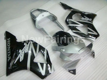 Carica l&#39;immagine nel visualizzatore di Gallery, Black and Silver Factory Style - CBR 954 RR 02-03 Fairing