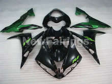 Carica l&#39;immagine nel visualizzatore di Gallery, Black and Green Flame - YZF-R1 04-06 Fairing Kit - Vehicles