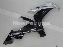 Carica l&#39;immagine nel visualizzatore di Gallery, Black Silver Factory Style - YZF-R1 04-06 Fairing Kit