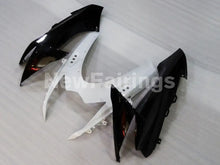 Carica l&#39;immagine nel visualizzatore di Gallery, Black White Factory Style - GSX-R750 11-24 Fairing Kit