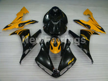 Carica l&#39;immagine nel visualizzatore di Gallery, Black and Yellow Flame - YZF-R1 04-06 Fairing Kit