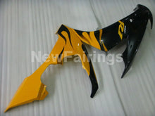 Carica l&#39;immagine nel visualizzatore di Gallery, Black and Yellow Flame - YZF-R1 04-06 Fairing Kit