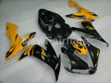 Carica l&#39;immagine nel visualizzatore di Gallery, Black and Yellow Flame - YZF-R1 04-06 Fairing Kit