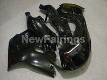 Carica l&#39;immagine nel visualizzatore di Gallery, Gloss Black No decals - GSX-R750 96-99 Fairing Kit