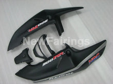 Carica l&#39;immagine nel visualizzatore di Gallery, Matte Black and Silver Repsol - CBR 919 RR 98-99 Fairing Kit