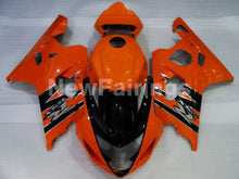 Carica l&#39;immagine nel visualizzatore di Gallery, Orange Black Factory Style - GSX-R600 04-05 Fairing Kit -