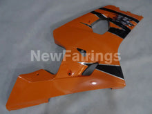 Carica l&#39;immagine nel visualizzatore di Gallery, Orange and Black Factory Style - GSX-R600 04-05 Fairing Kit