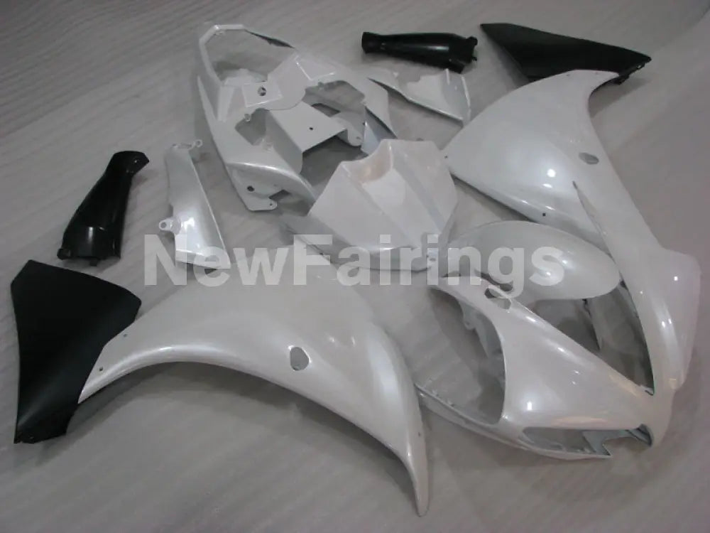 Pearl White Matte Black decals - YZF-R1 09-11 Fairing Kit