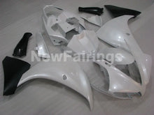 Carica l&#39;immagine nel visualizzatore di Gallery, Pearl White Matte Black decals - YZF-R1 09-11 Fairing Kit