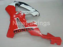 Carica l&#39;immagine nel visualizzatore di Gallery, Red and White Black Factory Style - CBR 929 RR 00-01 Fairing