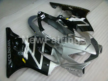 Carica l&#39;immagine nel visualizzatore di Gallery, Silver and Black Factory Style - CBR600 F4i 04-06 Fairing