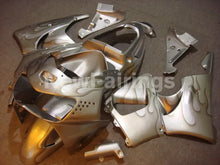 Carica l&#39;immagine nel visualizzatore di Gallery, Silver Flame - CBR 919 RR 98-99 Fairing Kit - Vehicles &amp;