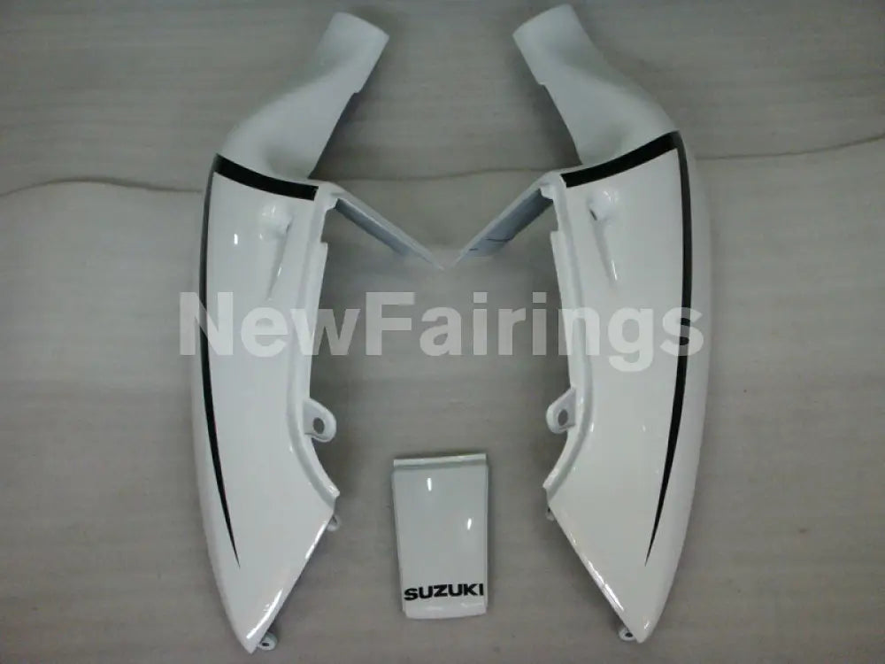 White and Black Corona - GSX-R600 96-00 Fairing Kit -