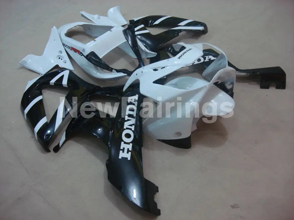 White and Black Factory Style - CBR 929 RR 00-01 Fairing Kit