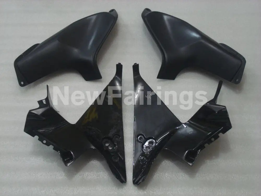 White and Black Factory Style - CBR 954 RR 02-03 Fairing Kit