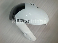 Carica l&#39;immagine nel visualizzatore di Gallery, White Black Corona - GSX - R1000 07 - 08 Fairing Kit