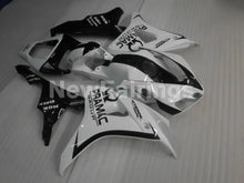 Carica l&#39;immagine nel visualizzatore di Gallery, White and Black PRAMAC - CBR1000RR 06-07 Fairing Kit -