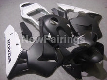 Carica l&#39;immagine nel visualizzatore di Gallery, White and Matte Black Factory Style - CBR600RR 03-04 Fairing